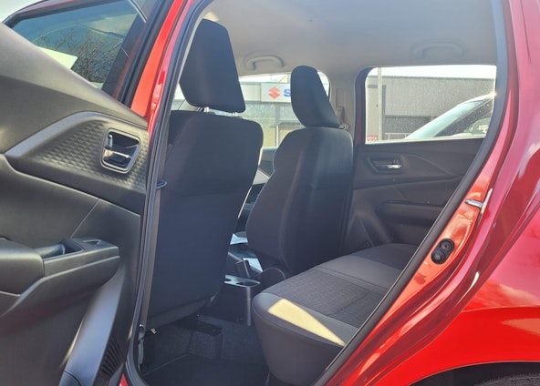 Vehicle image 6 Vehicle image 6