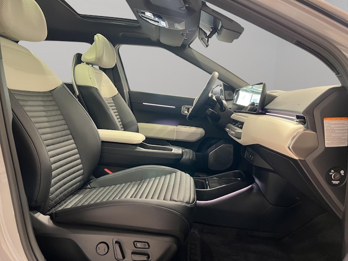 Vehicle image KIA EV4