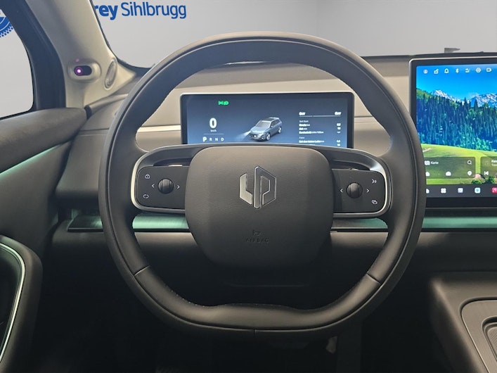 Vehicle image LEAPMOTOR C10