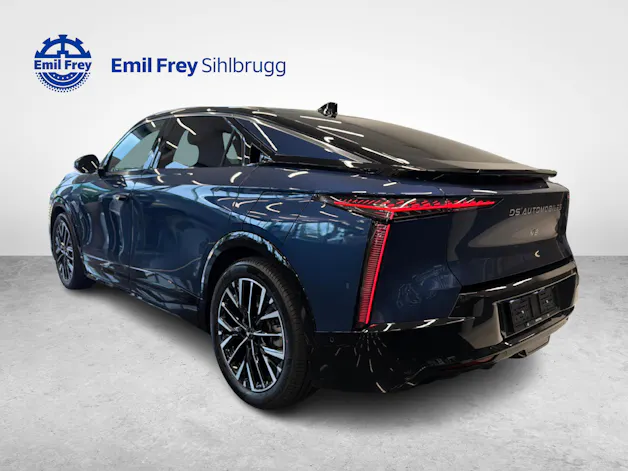 DS Automobiles No8 E-Tense Jules Verne