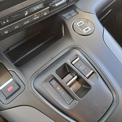 Vehicle image 9 Vehicle image 9