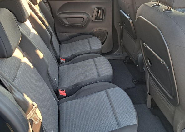 Vehicle image 13 Vehicle image 13