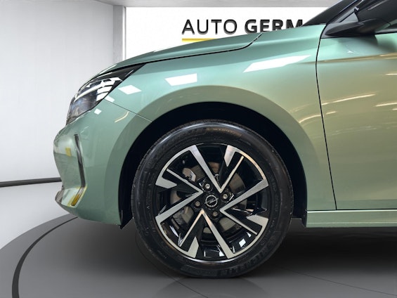 Vehicle image 14