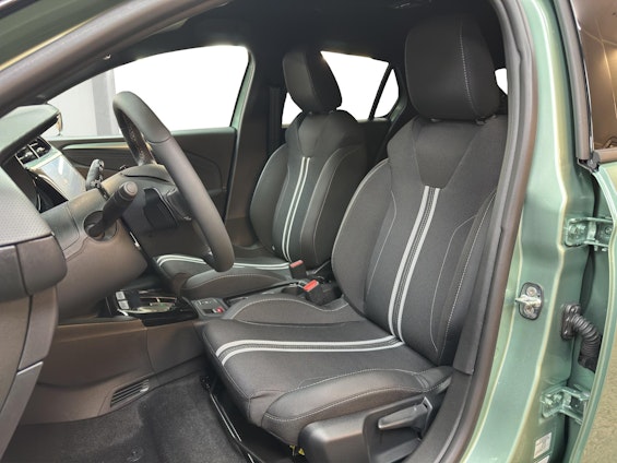 Vehicle image 7 Vehicle image 7