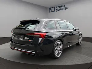 Škoda Octavia Combi 2.0 TSI DSG RS