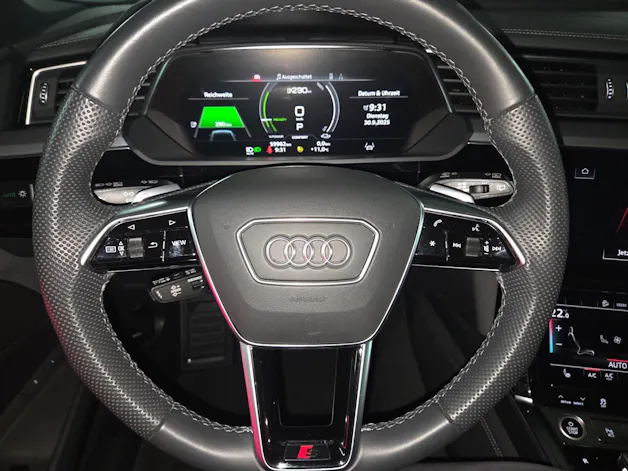 Audi e-tron 55 S Line Black Edition quattro