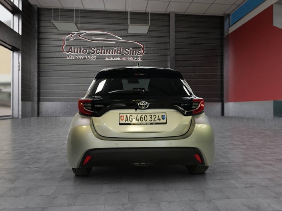 Vehicle image 3 Vehicle image 3