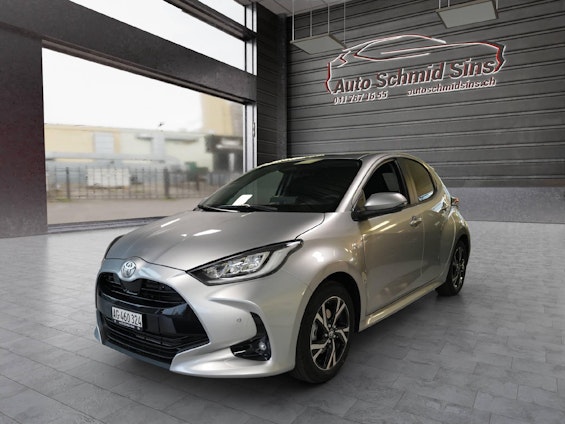 First vehicle image First vehicle image