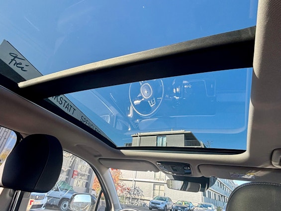 Vehicle image 6 Vehicle image 6