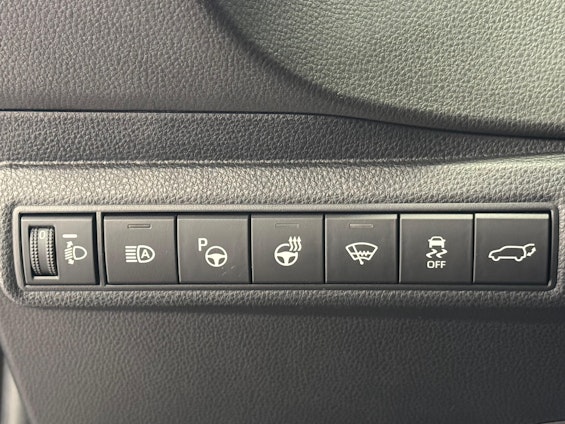 Vehicle image 13 Vehicle image 13