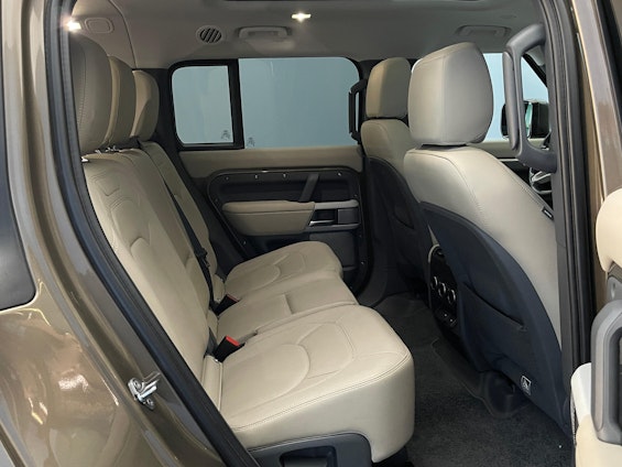 Vehicle image 9 Vehicle image 9