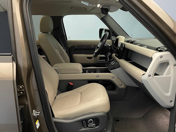 Vehicle image 8 Vehicle image 8