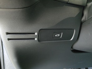 Vehicle image VOLVO XC40 2.0 B3 MH Plus Dark / Jetzt mit attraktivem 1.9% Leasing!