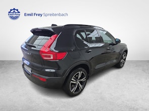 Vehicle image VOLVO XC40 2.0 B3 MH Plus Dark / Jetzt mit attraktivem 1.9% Leasing!