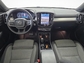 Vehicle image VOLVO XC40 2.0 B3 MH Plus Dark / Jetzt mit attraktivem 1.9% Leasing!