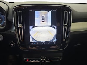 Vehicle image VOLVO XC40 2.0 B3 MH Plus Dark / Jetzt mit attraktivem 1.9% Leasing!