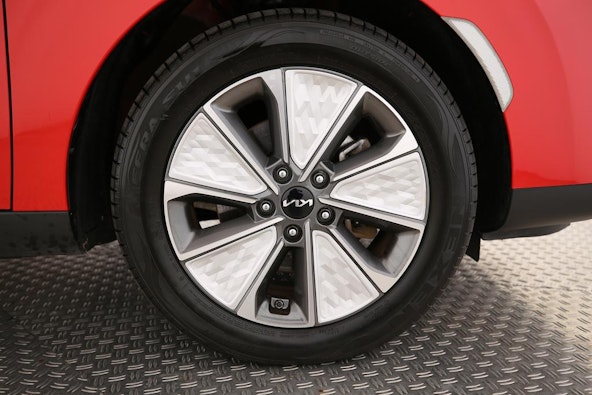 Vehicle image 12 Vehicle image 12