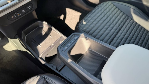 Vehicle image 6 Vehicle image 6