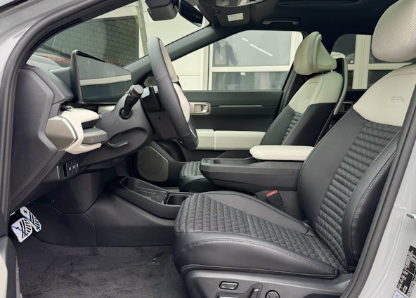 Vehicle image 3 Vehicle image 3