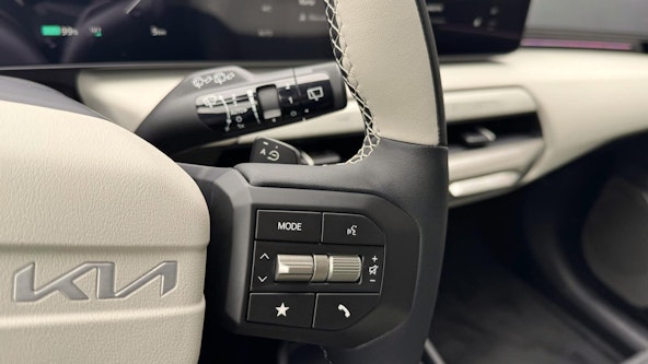 Vehicle image 7 Vehicle image 7