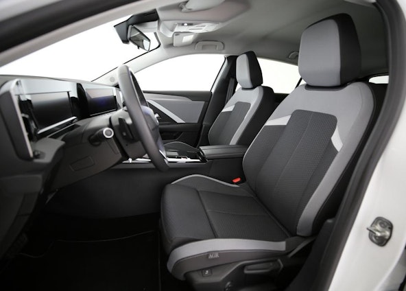 Vehicle image 3 Vehicle image 3