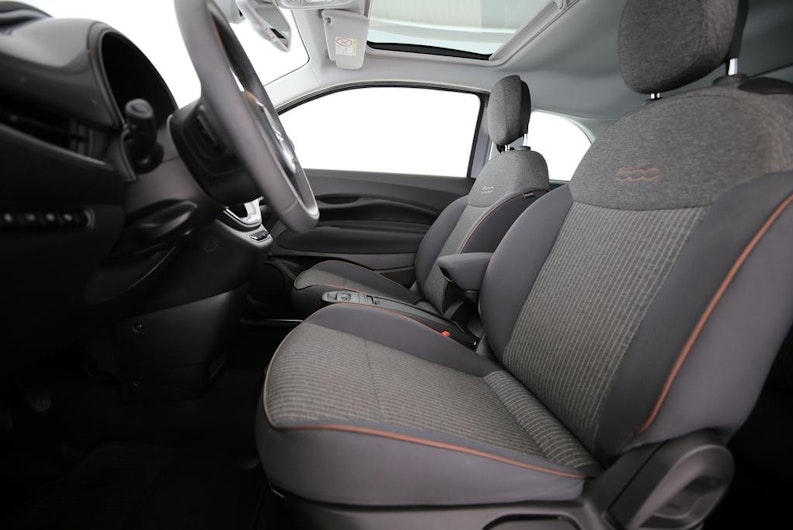 Vehicle image FIAT 500