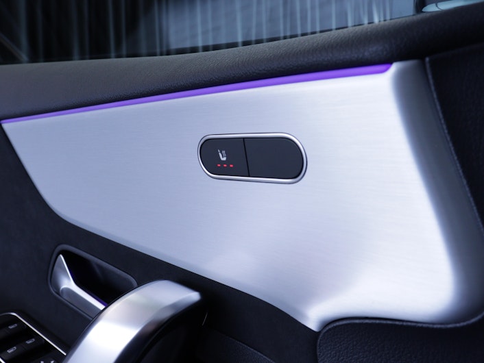 Vehicle image MERCEDES-BENZ A 180