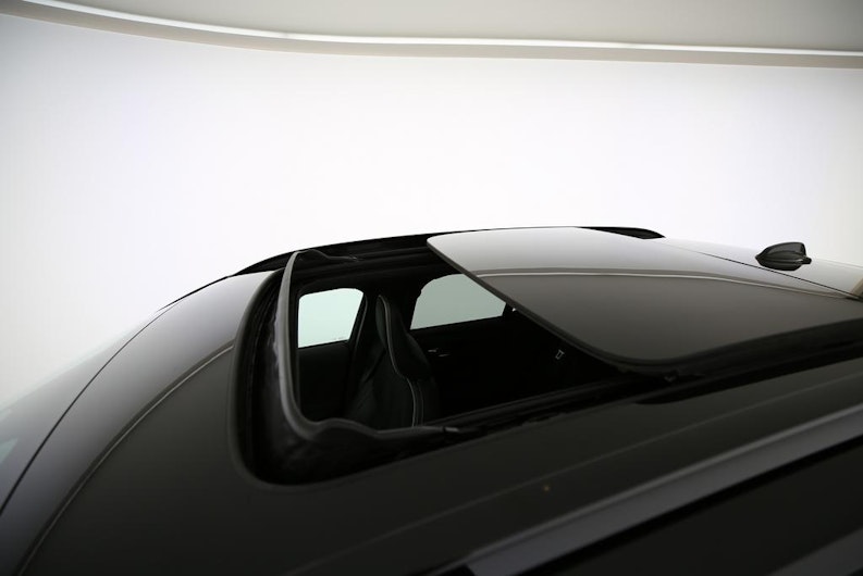 Vehicle image VOLVO XC40