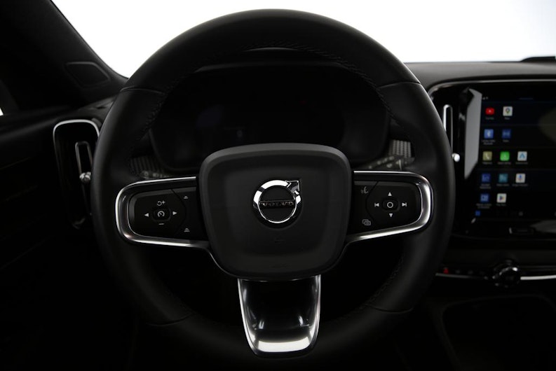 Vehicle image VOLVO XC40