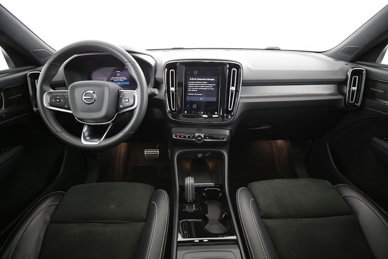 Vehicle image VOLVO XC40