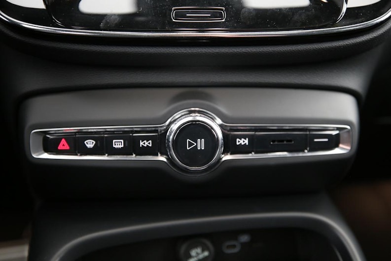 Vehicle image VOLVO XC40