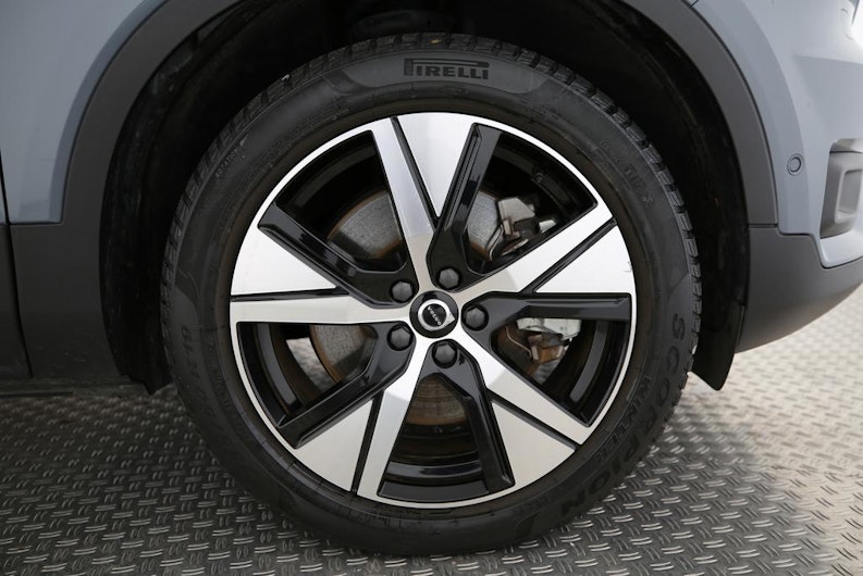 Vehicle image VOLVO XC40