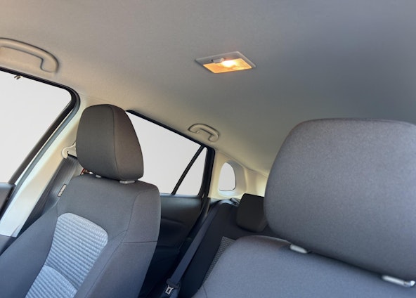 Vehicle image 19 Vehicle image 19