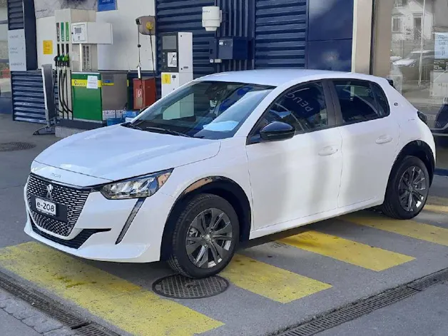 Peugeot 208 e-Active Pack