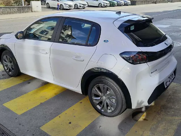 Peugeot 208 e-Active Pack