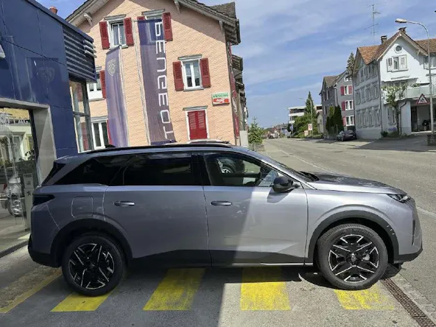 Peugeot 5008 1.2 Hybrid Allure Premium