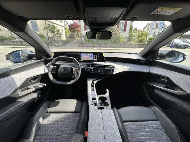 Peugeot 5008 1.2 Hybrid Allure Premium