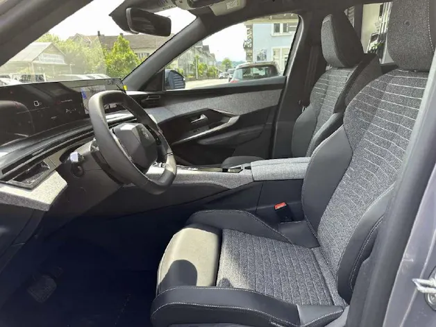 Peugeot 5008 1.2 Hybrid Allure Premium