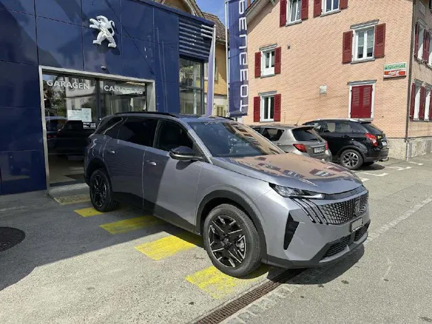 Peugeot 5008 1.2 Hybrid Allure Premium