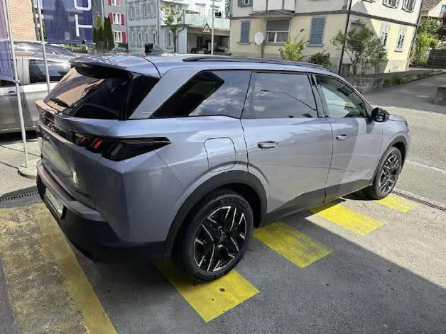 Peugeot 5008 1.2 Hybrid Allure Premium