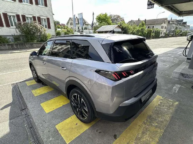 Peugeot 5008 1.2 Hybrid Allure Premium