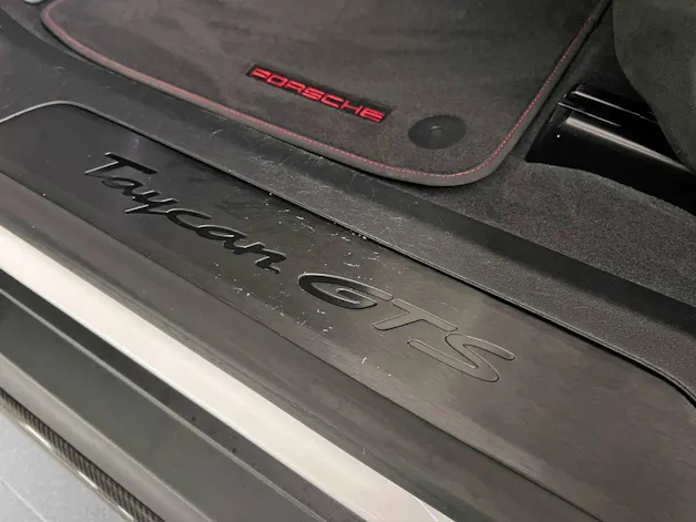 Porsche Taycan GTS Sport Turismo