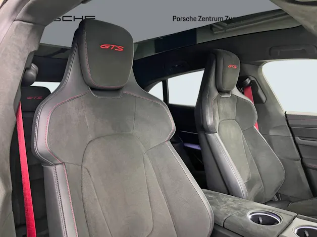 Porsche Taycan GTS Sport Turismo