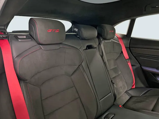Porsche Taycan GTS Sport Turismo