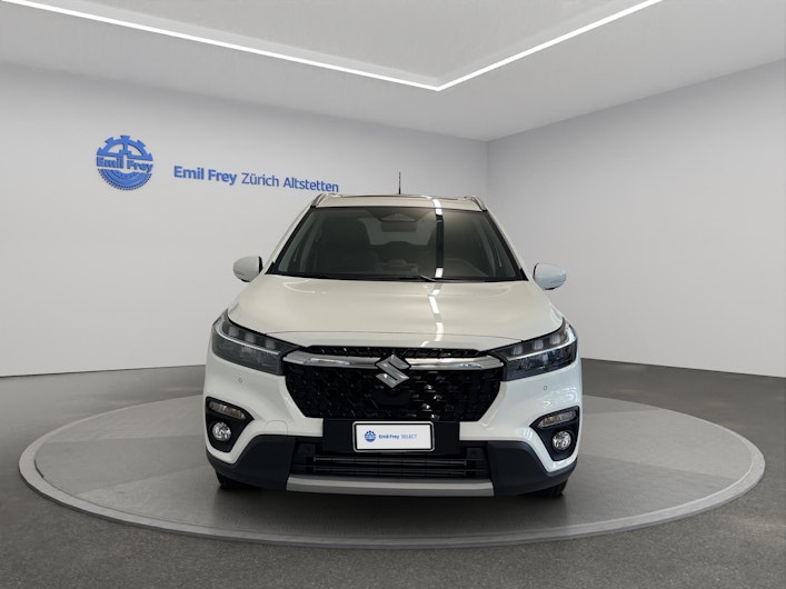 Vehicle image SUZUKI S-CROSS