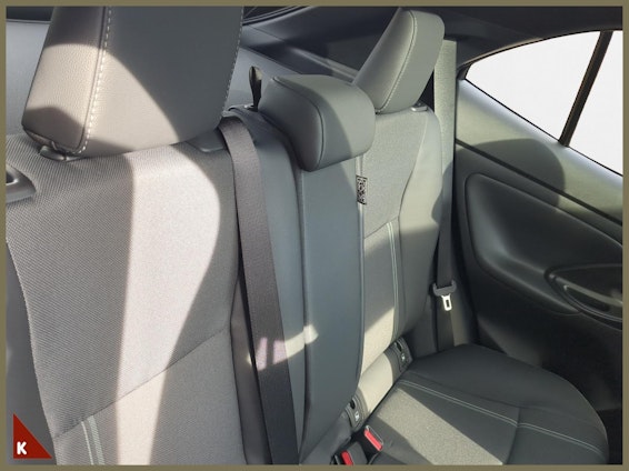 Vehicle image 18 Vehicle image 18