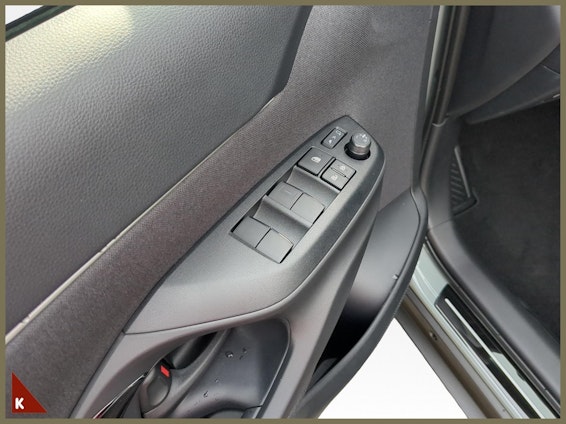 Vehicle image 11 Vehicle image 11