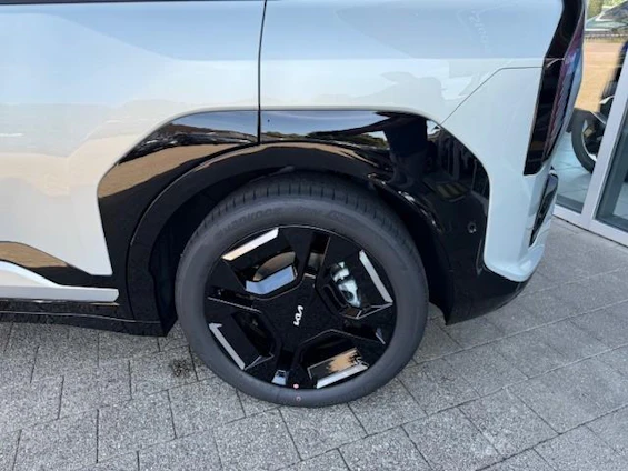 Vehicle image 6 Vehicle image 6