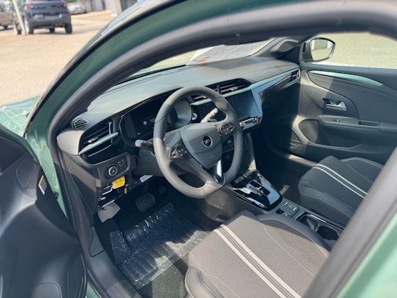 Vehicle image 9 Vehicle image 9