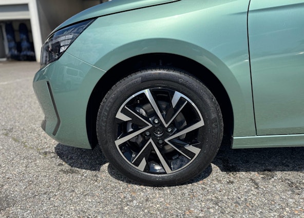 Vehicle image 8 Vehicle image 8